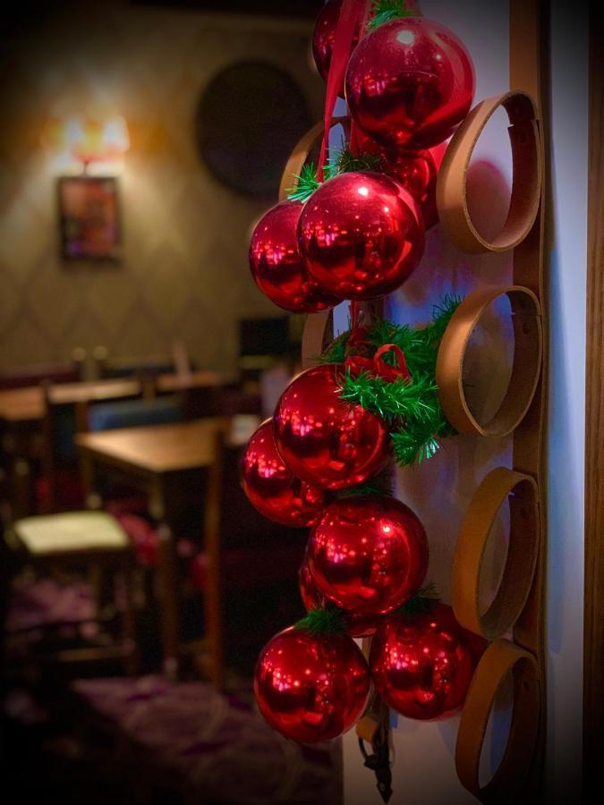 Crown & Anchor Ξενοδοχείο Γουόκινγκ Εξωτερικό φωτογραφία
