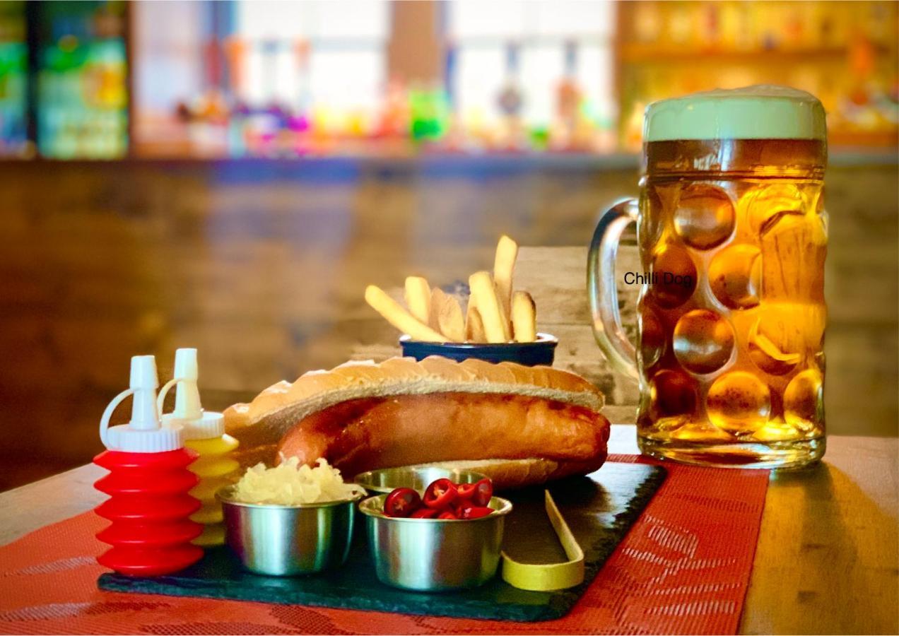 Crown & Anchor Ξενοδοχείο Γουόκινγκ Εξωτερικό φωτογραφία